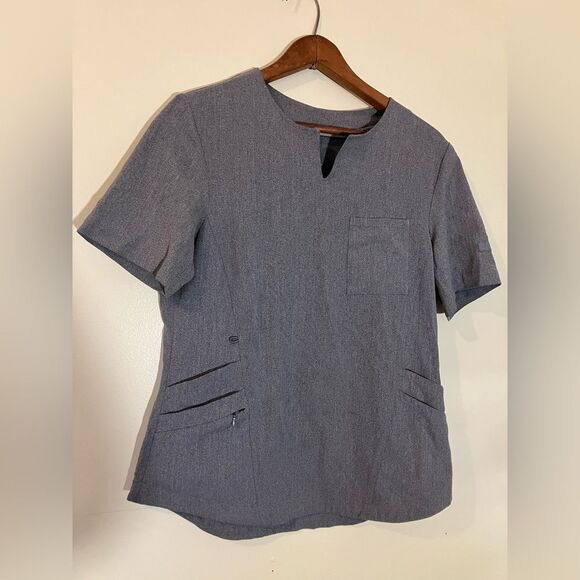 Climate Right Cuddl Duds scrub set, gray, Excellent condition, size small - Picture 4 of 8